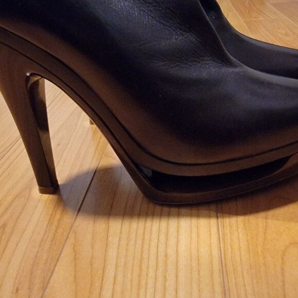 Ferragamo Bootie - Picture 2 of 5